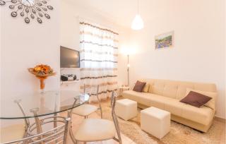 4 Bedroom Stunning Home In Polaca - Polača - 9
