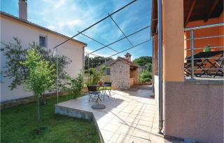 Three-Bedroom Holiday Home In Sibenik - Šibenik - 1