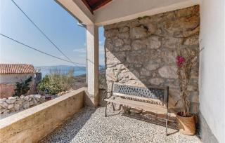 Three-Bedroom Holiday Home In Dragozetici - 2