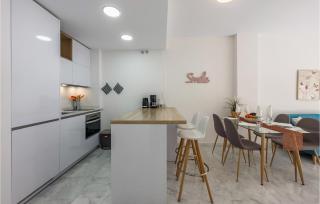 Amazing Apartment In Fuengirola - 5