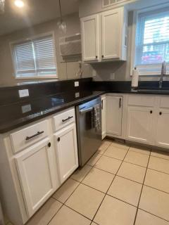 Joslyn 12-Newly remodeled 1 BDRM - 5