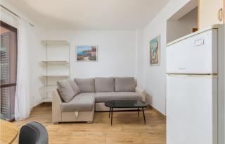 Lovely Apartment In Fazana With Kitchen - Fažana - 9