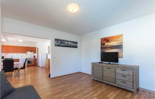 Five-Bedroom Holiday Home In Banjole - 1