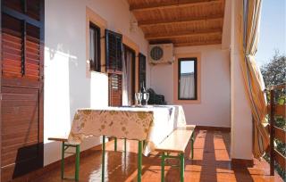 Beautiful Apartment In Starigrad - Starigrad-Paklenica - 4