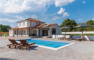 Awesome Home In Sibenik With Wifi - Šibenik - 2