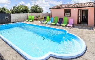 Awesome Home In Galizana With Wifi - Galižana - 3