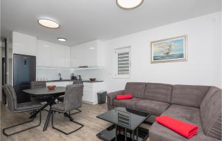 Cozy Apartment In Tucepi - 5