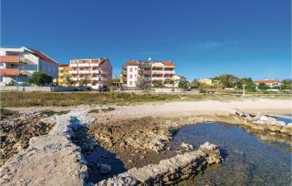 Beautiful Apartment In Povljana - 3