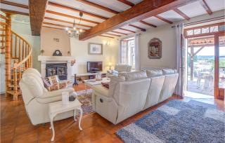4 Bedroom Lovely Home In Douzillac - Douzillac - 8