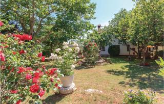 2 Bedroom Amazing Apartment In Pula - Pula - 3