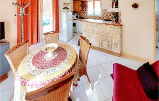 Beautiful Home In Souvigne With Wifi - 7
