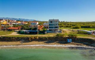 Beach Front Apartment In Povljana - Povljana - 3