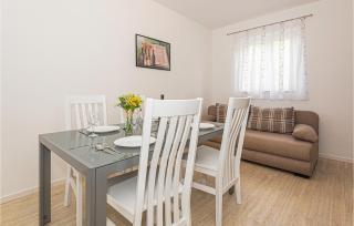 3 Bedroom Amazing Apartment In Srima - Srima - 9