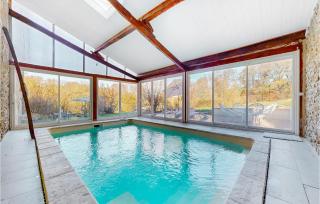 Amazing Home In St-Hilaire-Le-Château - 0