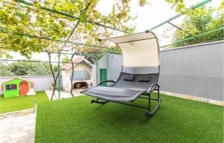 2 Bedroom Beautiful Home In Pridraga - Pridraga - 9