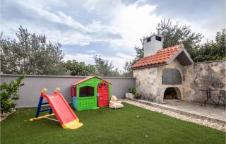 2 Bedroom Beautiful Home In Pridraga - Pridraga - 3