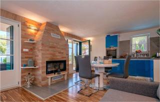 3 Bedroom Cozy Home In Gromin Dolac - Zavala - 7