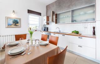 2 Bedroom Cozy Apartment In Banjole - Banjole - 3