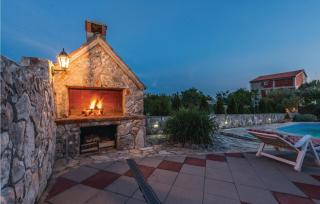 Two-Bedroom Holiday Home In Zemunic Gornji - 4