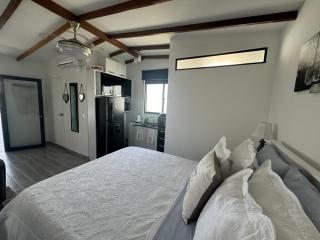 Modern apartment/Studio - 1