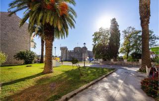 1 Bedroom Nice Apartment In Trogir - Trogir - 2