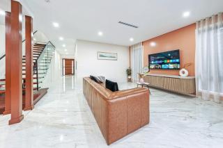 Spacious & Luxury 4Bed Room Retreat Near Station - Schofields - 7