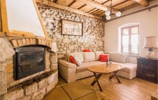 Nice Home In Radovanci With Jacuzzi - - 8