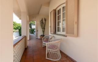 Gorgeous Home In Viareggio With Kitchen - 4