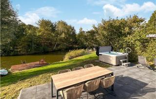 Amazing Home In Vlagtwedde With Jacuzzi - Vlagtwedde - 0
