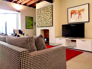 Inner City Executive Living - Hobart - 0