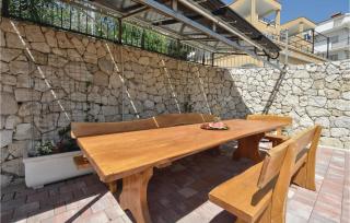 Ten-Bedroom Holiday Home In Duce - Tice - 3