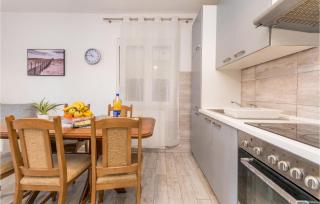 2 Bedroom Gorgeous Apartment In Galovac - Galovac - 6