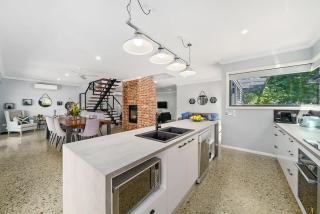 Lusso - Boutique Accommodation - Whitfield - 7