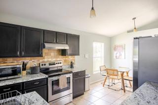 Tampa Bay Large Vacation Home - Ruskin - 1