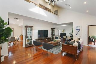 Charming Family Retreat 4Bed in West Pennant Hills - - 0