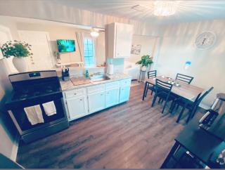 Hidden Gem w/Fast WiFi & Free Parking - Houston - 4