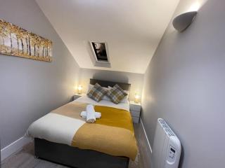 Luxury 2 Bed City Centre Duplex with High Ceilings - 5