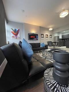 Luxury 2 Bed City Centre Duplex with High Ceilings - 2