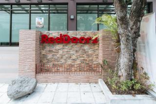 RedDoorz Plus at Evangelista Street Makati - Manila - 8