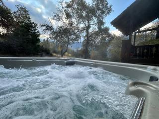 Hygge Haus Sequoia - Large Private Cabin w Views - Ponderosa - 9