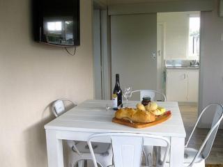 Hosts on the Coast Flaxmill Bay Motel Unit 4 - Cooks Beach - 6