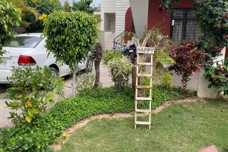 Villa with tropical garden - Chandīgarh - 9
