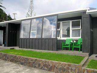 Hosts on the Coast Flaxmill Bay Motel Unit 2 - Cooks Beach - 9