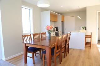 Skyline Vista - Entirely New House with Luxe Views, Espresso, Netflix & Free Parking - 8