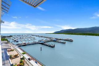 Belle Escapes 52 Harbour Lights with Ocean View - Cairns - 5