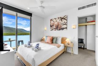 Belle Escapes 52 Harbour Lights with Ocean View - Cairns - 0