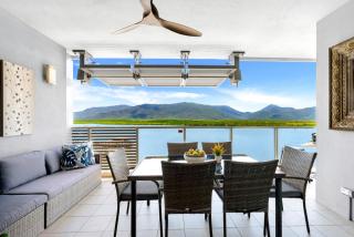 Belle Escapes 52 Harbour Lights with Ocean View - Cairns - 4