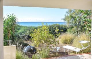 Amazing Home In Punta Braccetto - 0