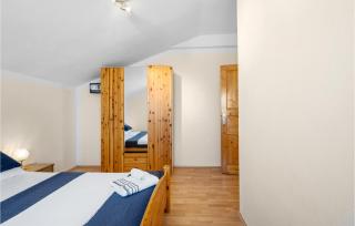 2 Bedroom Awesome Apartment In Vodice - Vodice - 2