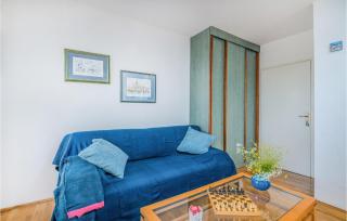 Amazing Apartment In Krk With Kitchen - Krk - 4